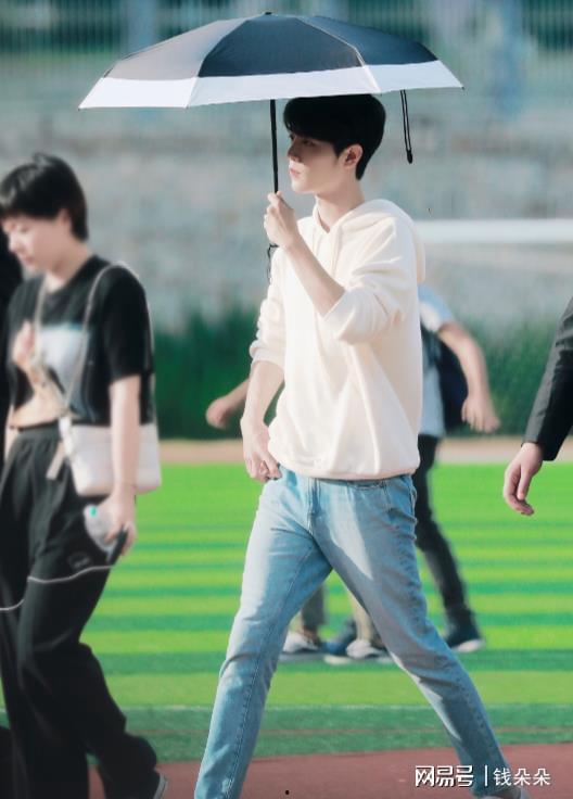 吃瓜大爆料肖战杨紫视频,吃瓜群众热议幕后真相