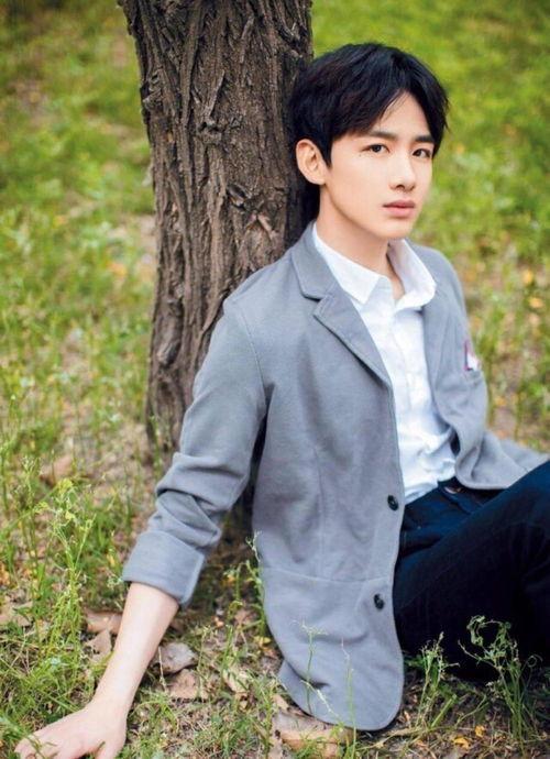 吃瓜爆料白敬亭豆瓣,揭秘明星背后的故事