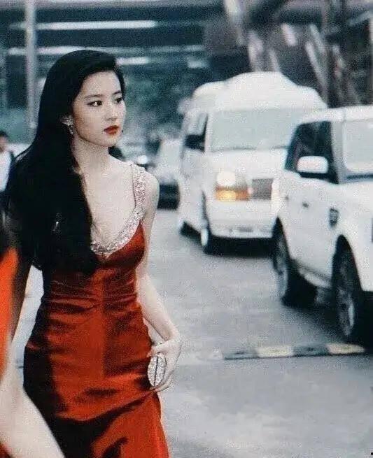 不雅吃瓜爆料明星是谁,不雅吃瓜事件，这位明星竟成焦点人物